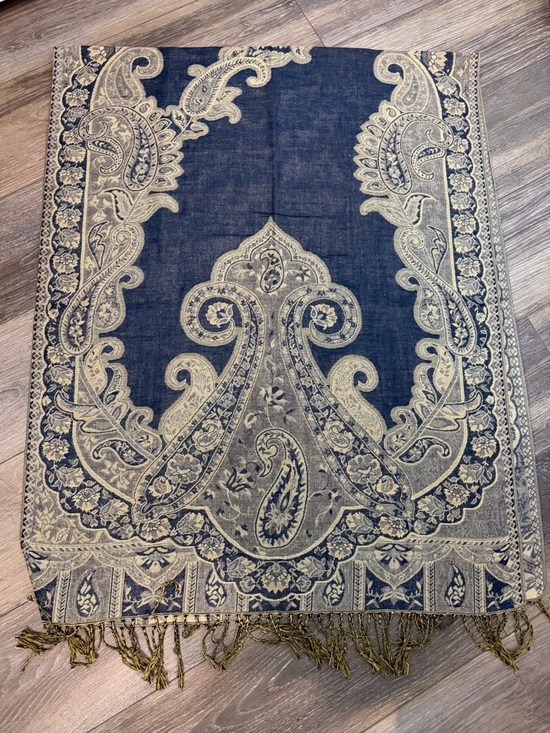 pashmina Accessories - pashmina vintage Paisley Woven Shawl. 70-% pashmina, 30% silk. 65”-L, 28” width